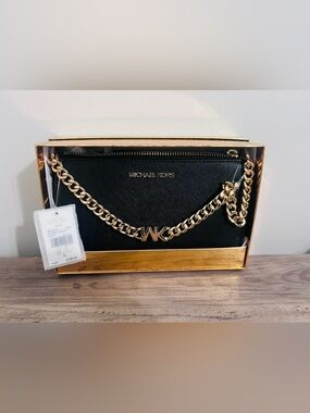 New Michael Kors Jet Set Sm MK Chain Pouchette Leather Black W/ Gold MSRP $198